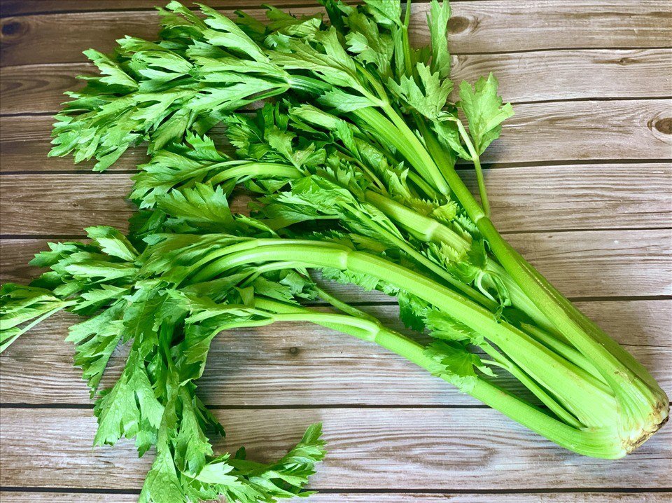 Cần Tây Là Gì Và Có Những Thành Phần Dinh Dưỡng Nào?